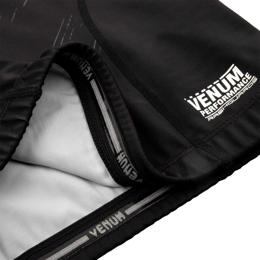 venum training camp 2.0 rashguard - lange mouwen - zwartneogeel