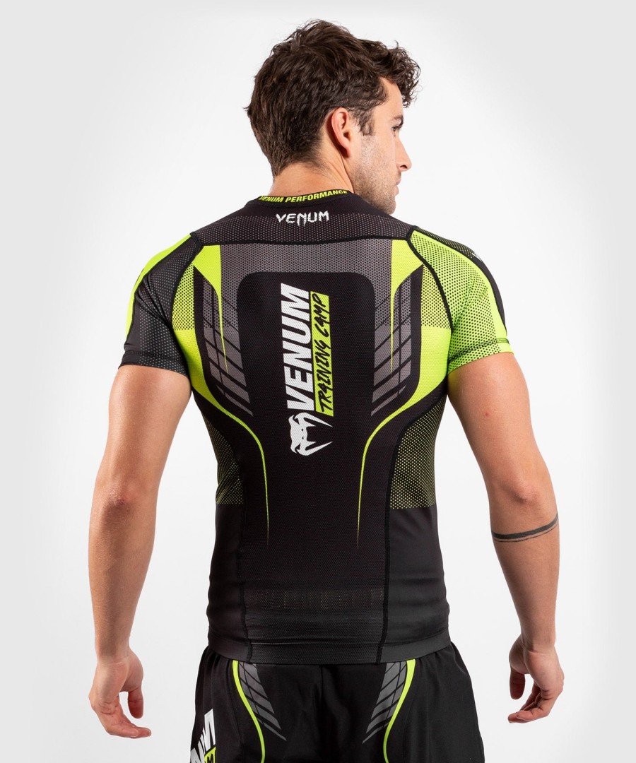 venum training camp 3.0 rashguard - korte mouwen