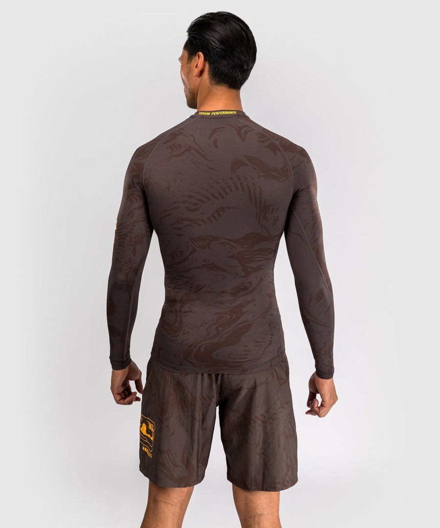 ufc fusion by venum fight week performance rashguard met lange mouwen voor heren - aardbruin