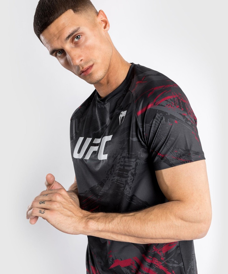 ufc venum authentic fight week 2.0 dry tech t-shirt voor heren - zwart