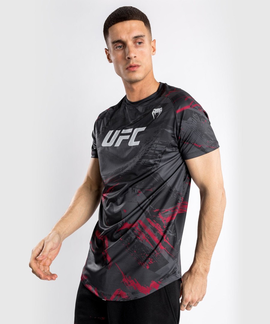 ufc venum authentic fight week 2.0 dry tech t-shirt voor heren - zwart
