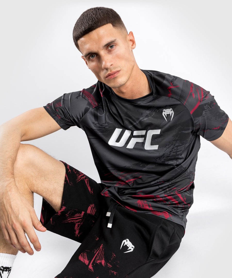 ufc venum authentic fight week 2.0 dry tech t-shirt voor heren - zwart