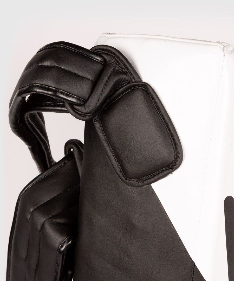 venum satchel kick shield - zwartwit