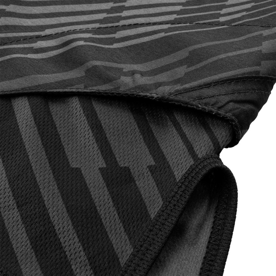 venum plasma fightshorts - zwartzwart