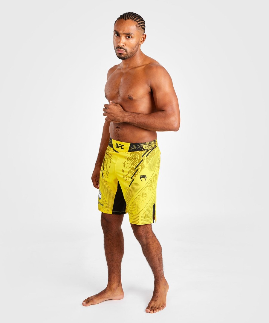 ufc adrenaline by venum gepersonaliseerde authentieke fight night heren vechtshort - lange pasvorm - geel