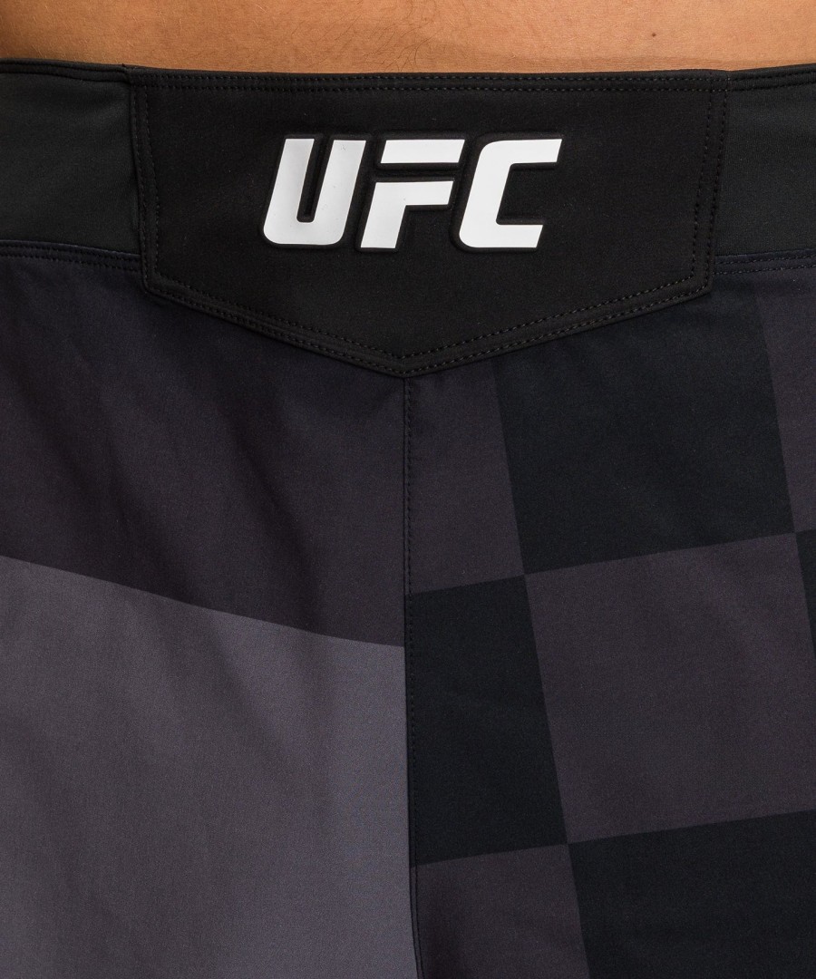 mannen ufc ongeëvenaard door venum black stipe miocic korte fit fight korte