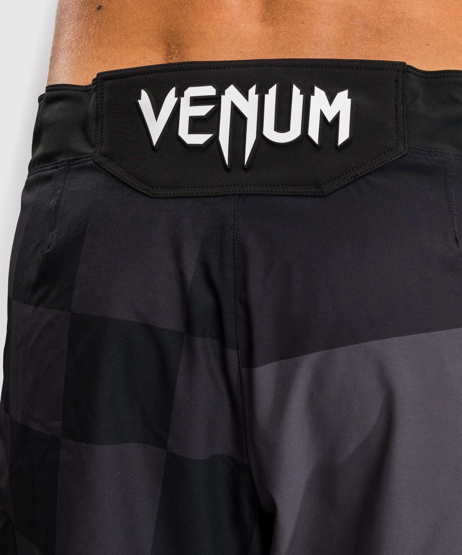 mannen ufc ongeëvenaard door venum black stipe miocic korte fit fight korte