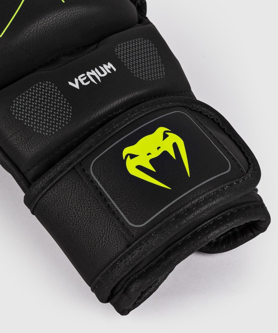 venum training camp 4.0 sparringhandschoenen - zwartneogroen