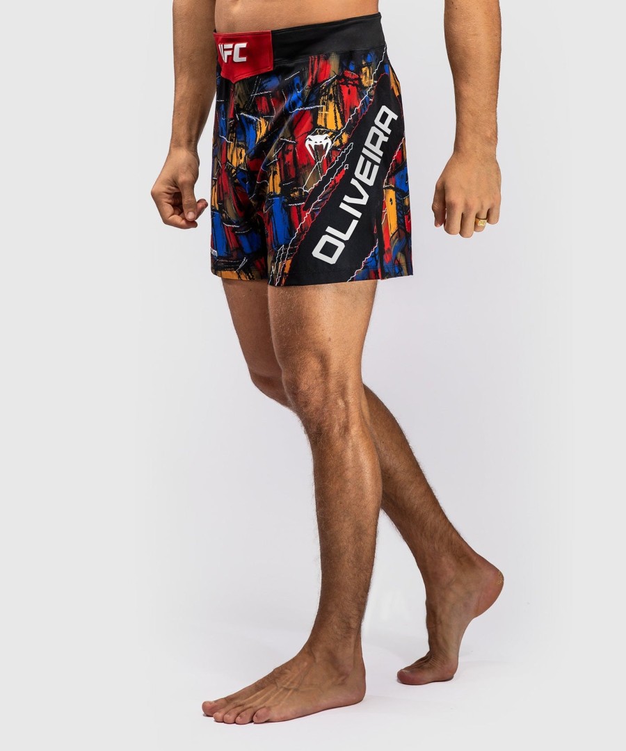 mannen ufc ongeëvenaard door venum red charles oliveira gevecht kort