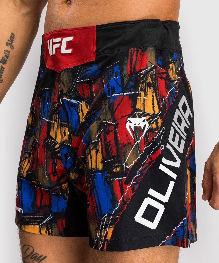 mannen ufc ongeëvenaard door venum red charles oliveira gevecht kort