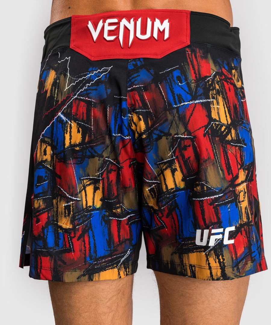 mannen ufc ongeëvenaard door venum red charles oliveira gevecht kort