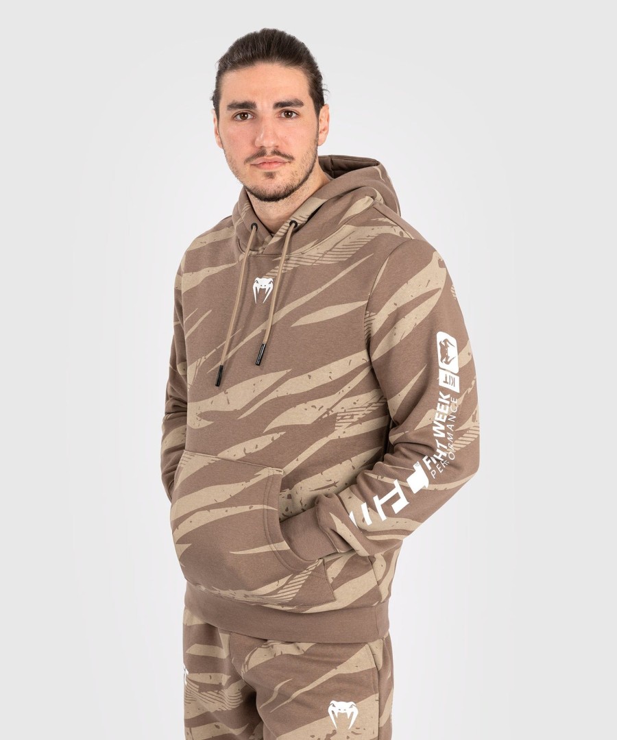 ufc adrenaline by venum fight week heren pullover hoodie - desert camo