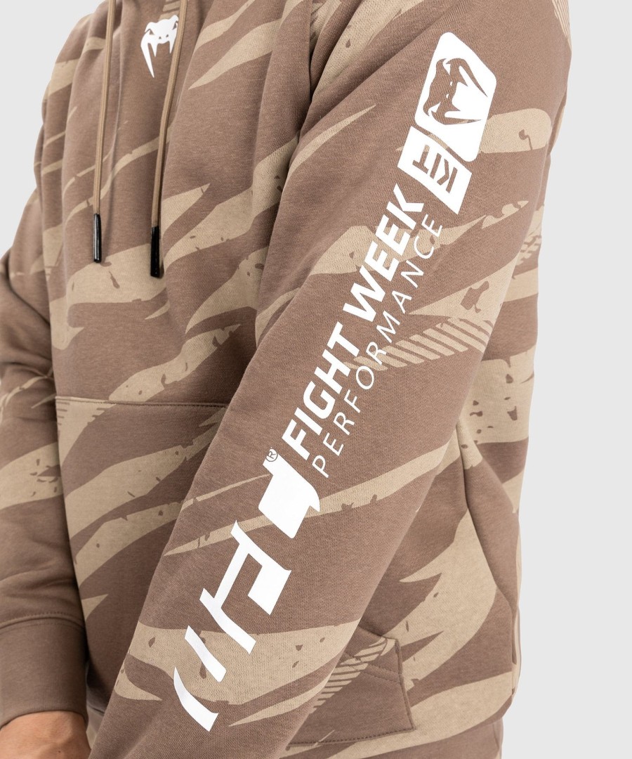 ufc adrenaline by venum fight week heren pullover hoodie - desert camo